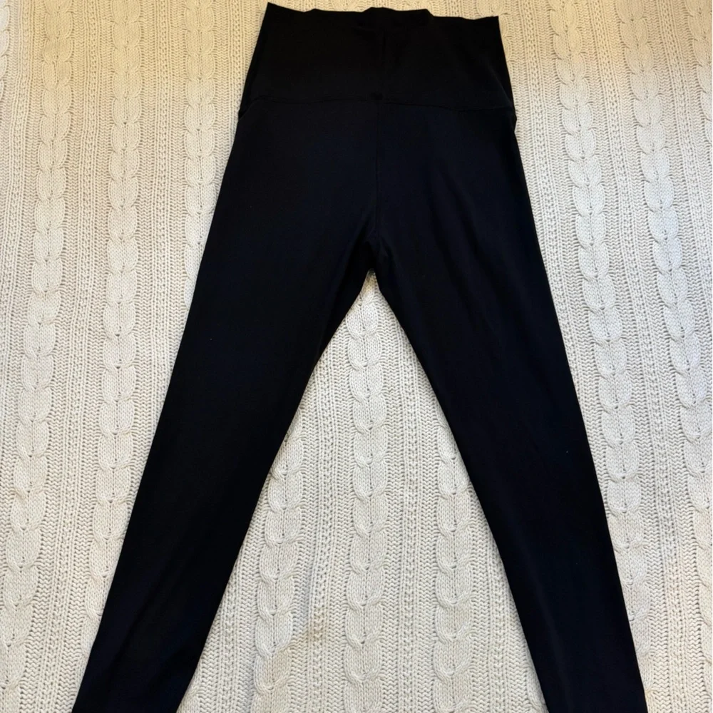 Isabel Maternity - Yoga Classic Black Leggings - Picture 3 of 4